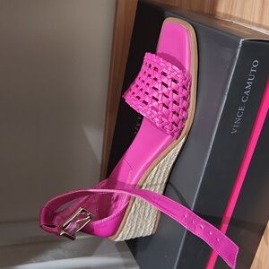 NWT Vince Camuto ONLY PINK AV. ankle strap wedge woven sz 7 leather and man made